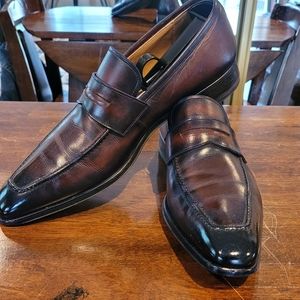 Magnanni artisan slip ons.